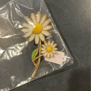 Weiss flower daisy sunflower pin brooch jewelry